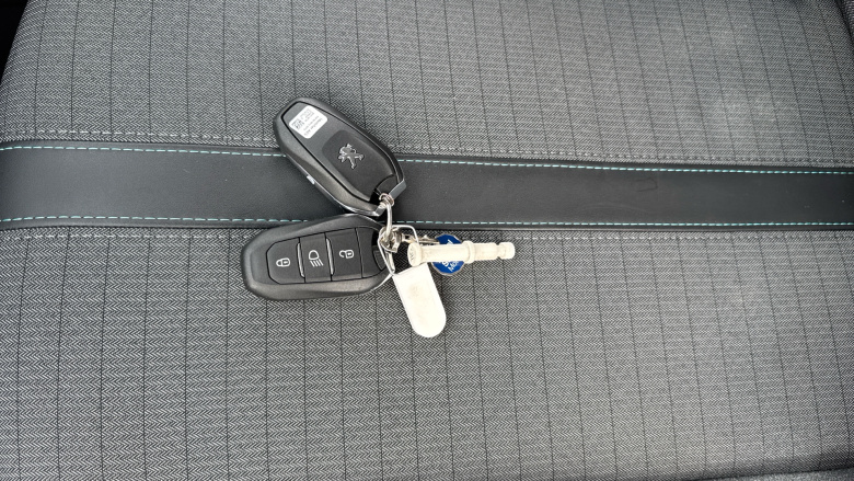 Peugeot 208 1.2 PureTech 100 Allure Premium + 5dr Petrol Hatchback